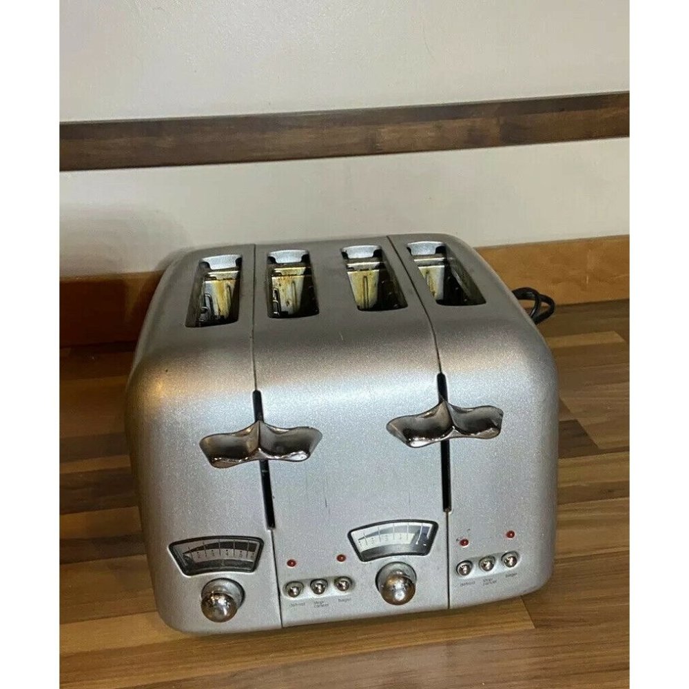 Vintage Delonghi 4-Slice Silver Retro Toaster Defr